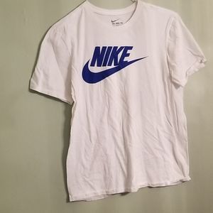 Mens Nike Tshirt size Medium